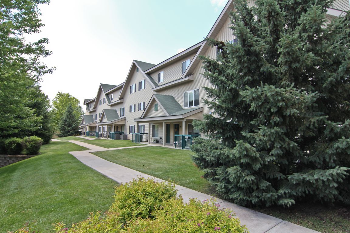 Beautiful wooded community right in the heart of Eagan