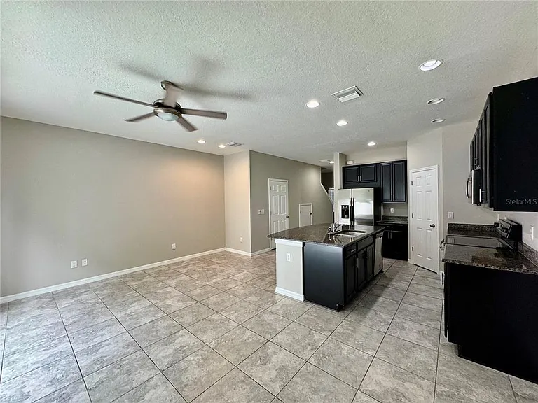 7208 Grand Elm Dr — Photo 4