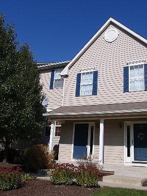 2nd image of 1321 Chestnut Ln