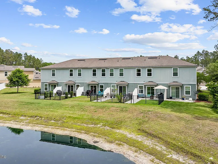 470 Servia Dr — Photo 30