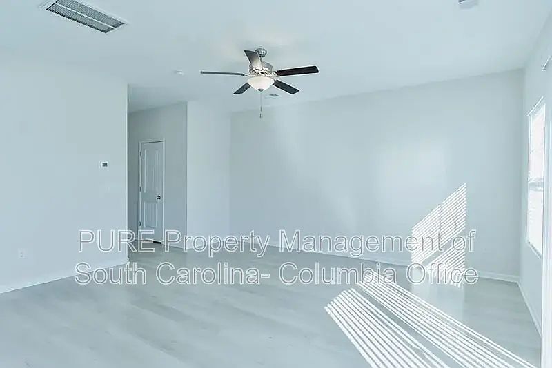 Building Photo 4
