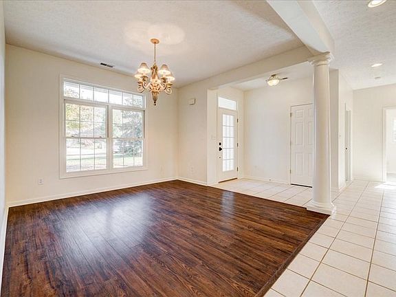 4th image of 2934 Saratoga Ct