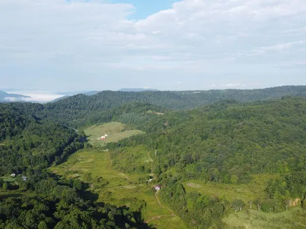 (undisclosed Address), Meadow Bridge, WV 25976