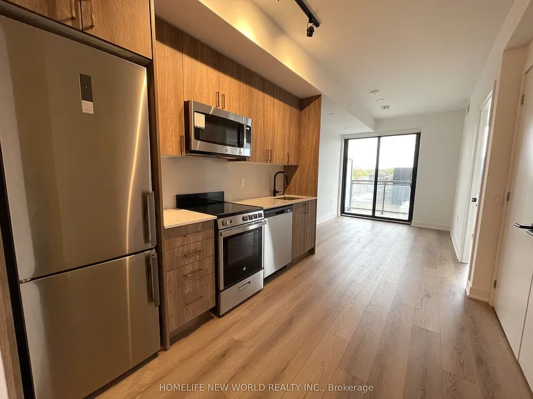 758 Dovercourt Rd #401 — Photo 3