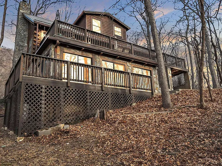 888 White Oak Mountain Rd — Photo 2