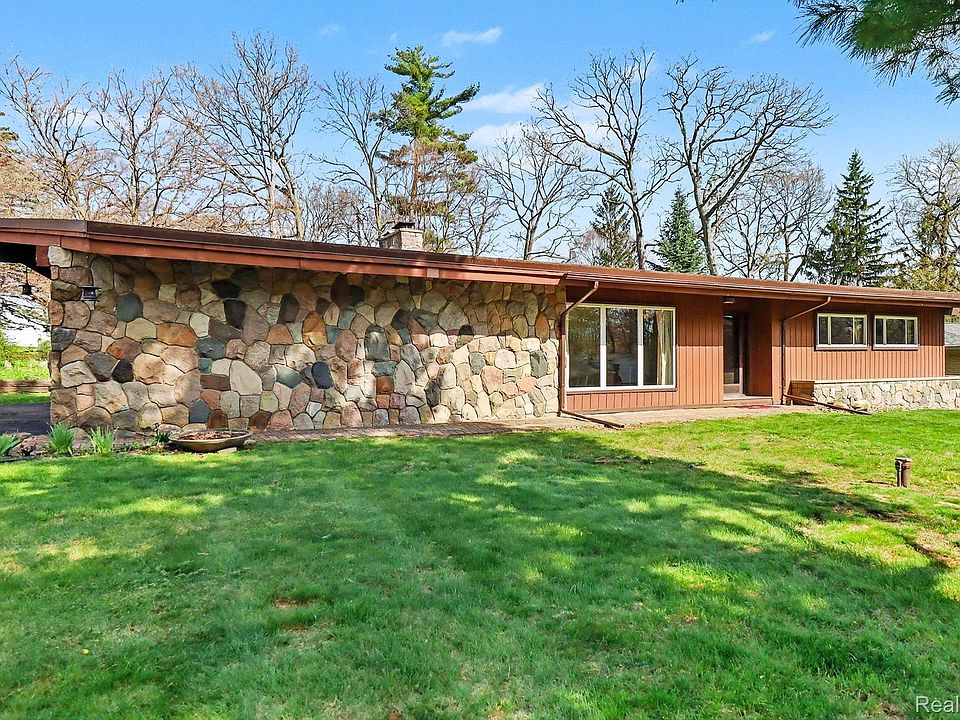 1st image of 5746 Warbler Dr