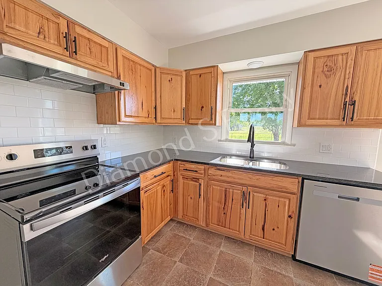 9297 E State Highway D — Photo 10