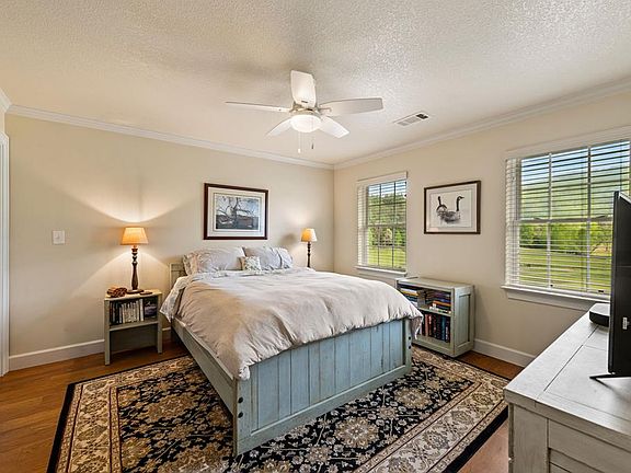 27th image of 270 Ausburn Rd