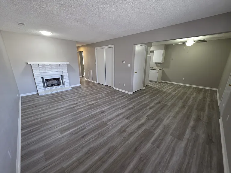 5230 SW 10th Ave #8 — Photo 3