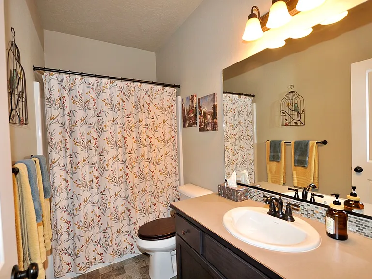1399 N Brady St — Photo 24