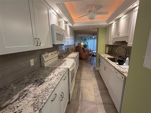 4th image of 204 3rd St W APT 405