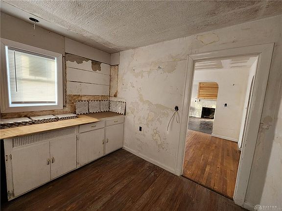 5th image of 1468 Woodman Dr