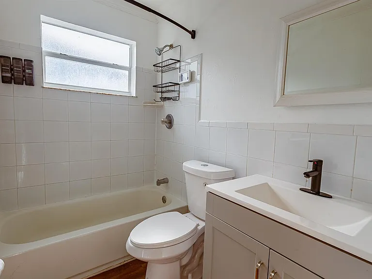 520 NE 58th St — Photo 13