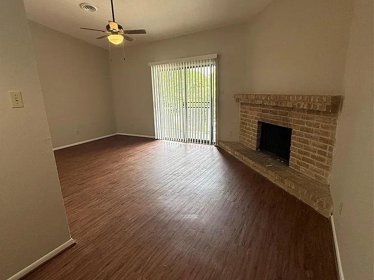 923 Carrell St #D — Photo 3