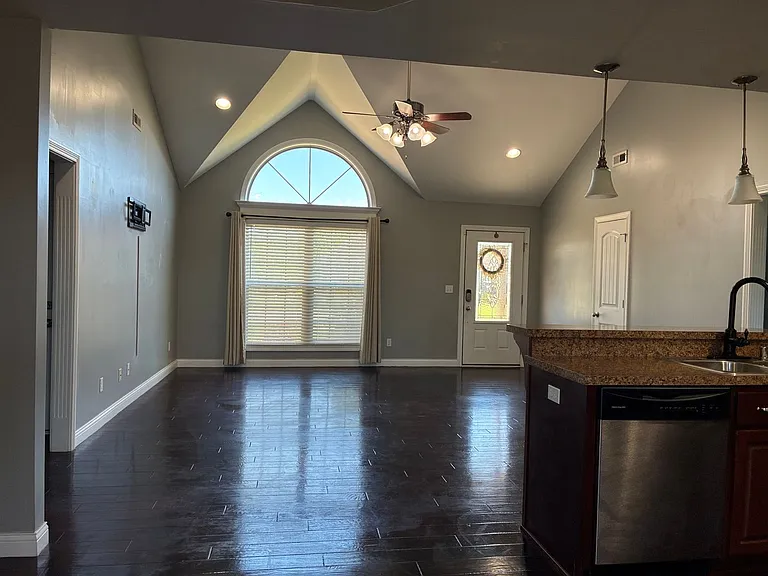 183 Twin Lakes Dr — Photo 9