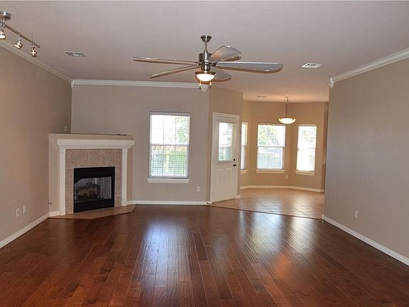 4th image of 1909 SW Aspen St