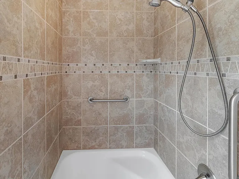 425 Rio Vista Rd — Photo 16