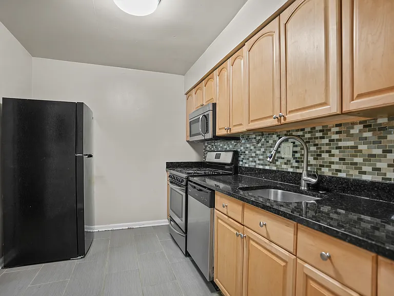 9695 Hitching Post Ln #H — Photo 16