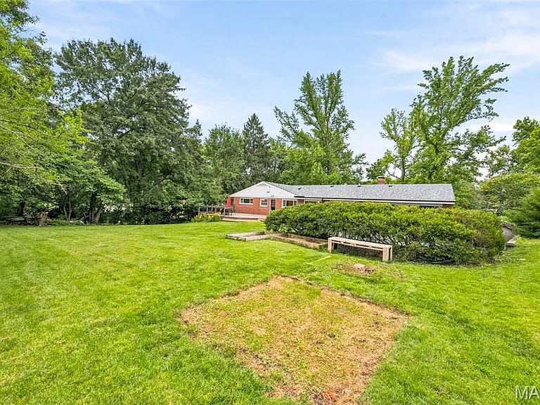 23 Beaver Dr — Photo 32