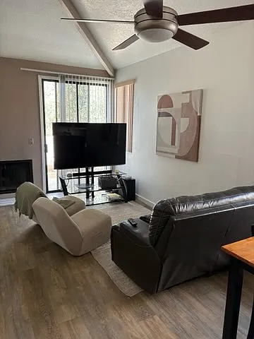 Living area. Recently updated Laminated floors