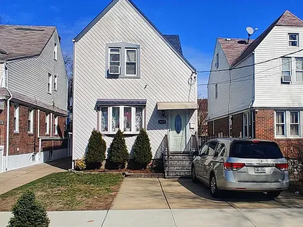 8929 210th St, Queens Village, NY 11427