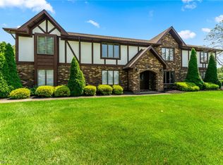 888 Pearson Cir UNIT 2, Youngstown, OH 44512