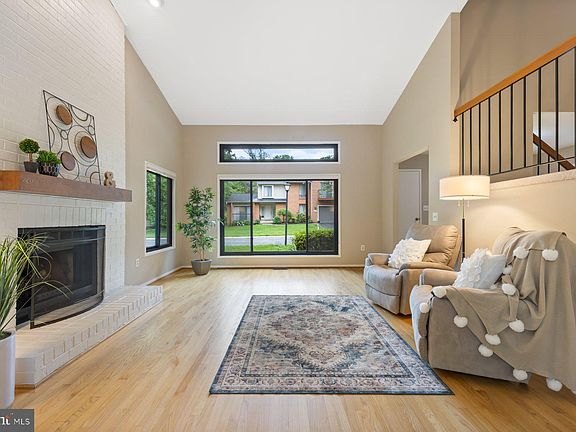 5th image of 11004 Broad Green Dr