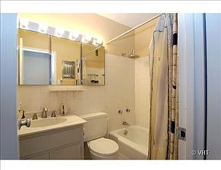 5th image of 336 W Wellington Ave APT 1901