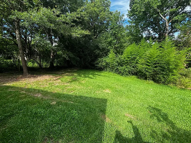 811 S College St — Photo 11