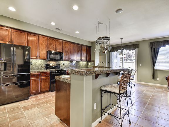 4th image of 2141 New Hampshire Way