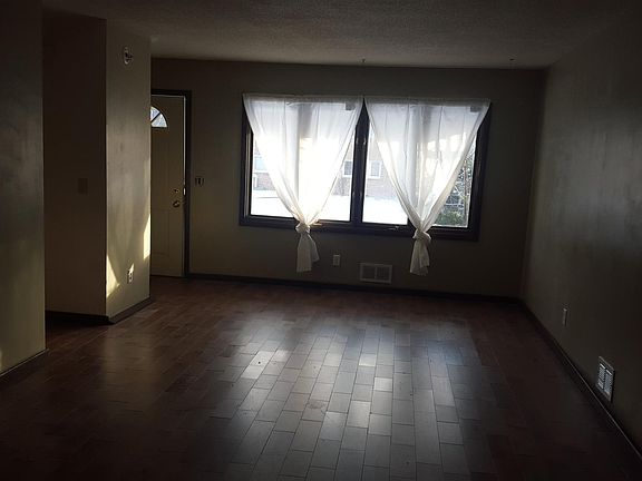 3rd image of 100 Meadow Cir S #100