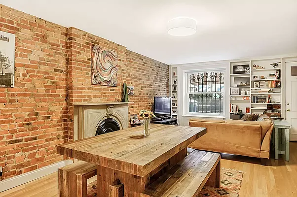 Sold by Compass | media 16