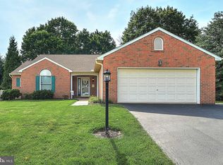 109 Meadow Hill Dr, York, PA 17402