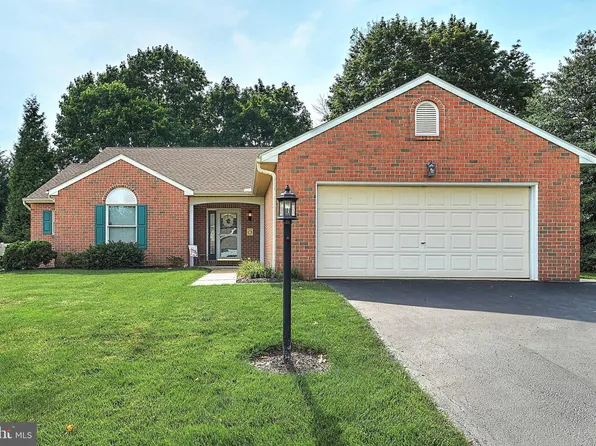 109 Meadow Hill Dr, York, PA 17402