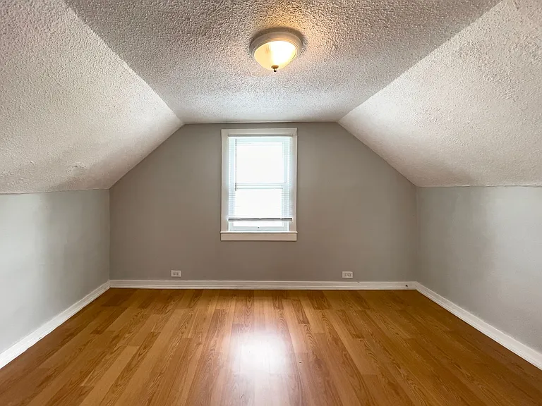 2217 S Jefferson St — Photo 12