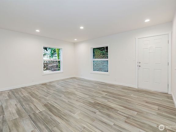5th image of 180 E Bridger Lane