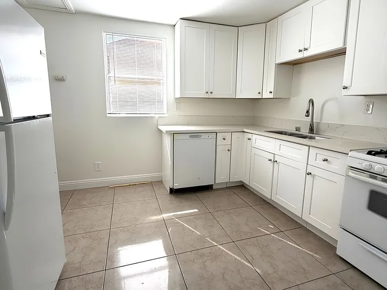 3561 Atlantic St #1/2 — Photo 4