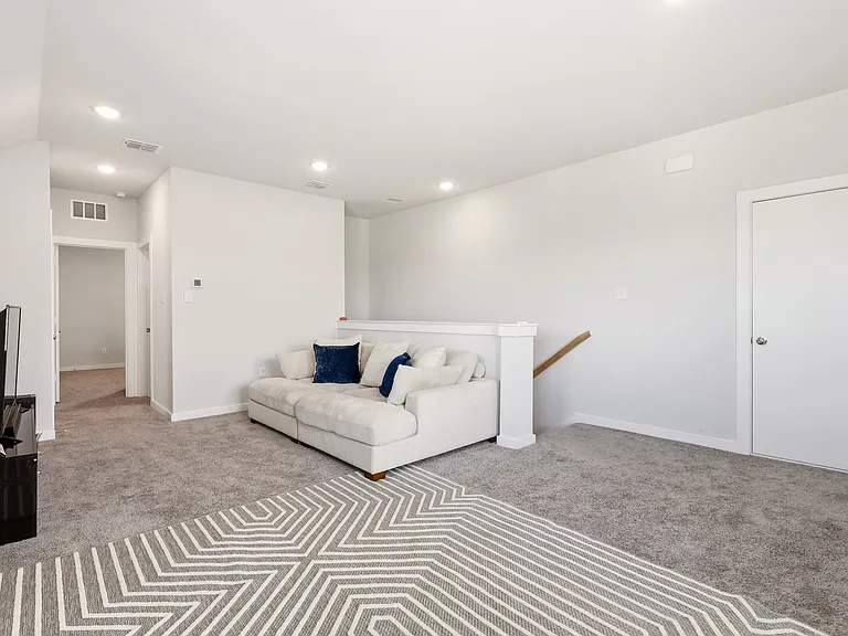 631 Southern Hills Dr — Photo 16