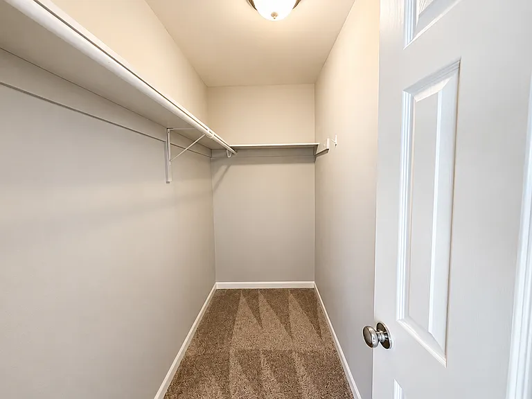 289 Honeysuckle Way — Photo 8