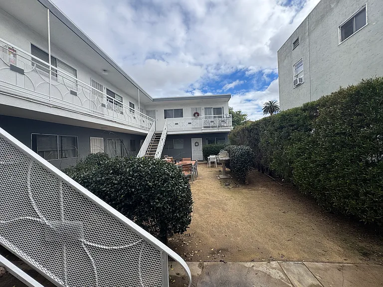546 Cherry Ave #10 — Photo 5