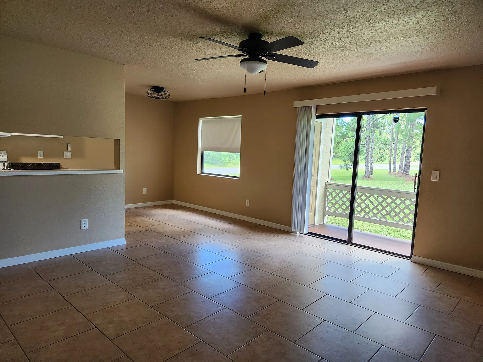 300 Mercury Ave SE — Photo 1