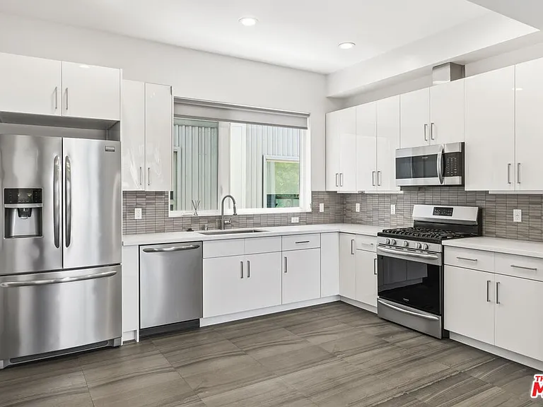 6021 W Beachwood Ln — Photo 6