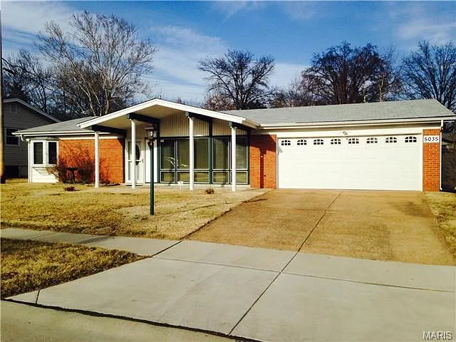 5035 Kempf Dr photo 1
