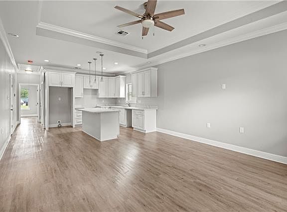 4th image of 2110 Mardi Gras Blvd