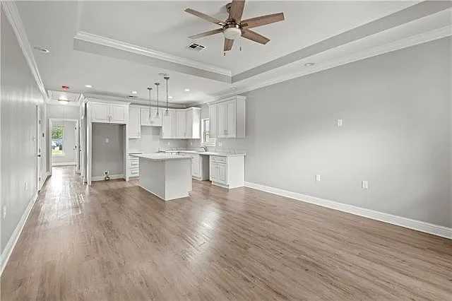 2110 Mardi Gras Blvd — Photo 3