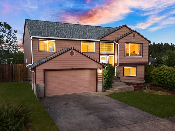 3rd image of 1128 Nepean Drive SE