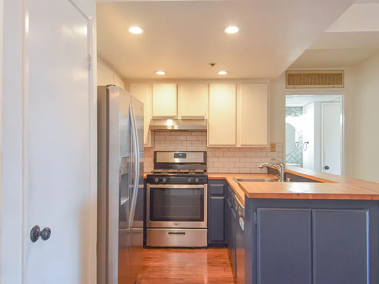 5143 Bakman Ave #206 — Photo 20