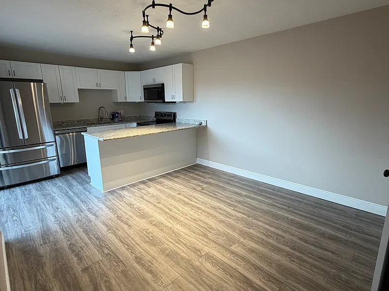 5245 Cedarbend Dr #4 — Photo 2