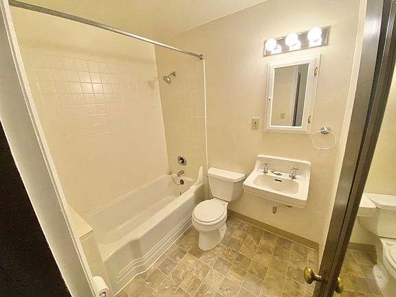 4th image of 2410 E Lynn St APT 18
