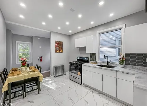 39 Brookdale Ave Photo 1